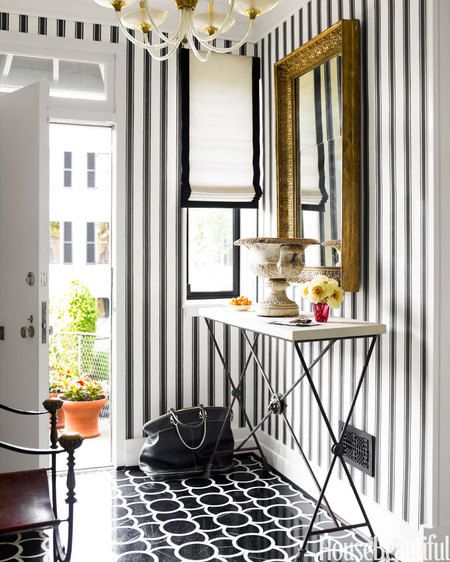 Draper Style Entryway With Bold Stripes