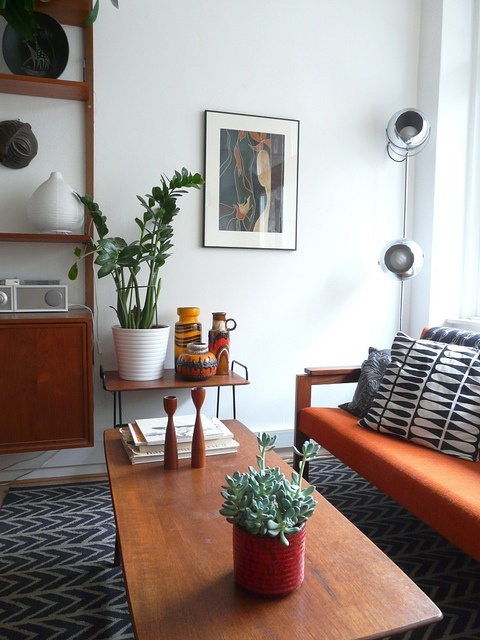 Simple, Contemporary Living Room Design